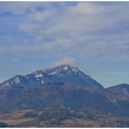 Chalupa Kalameny בית נופש *